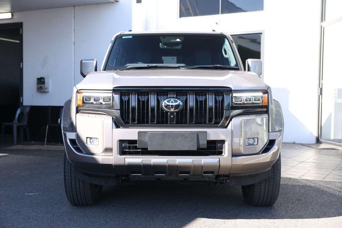 2025 Toyota Landcruiser Prado VX