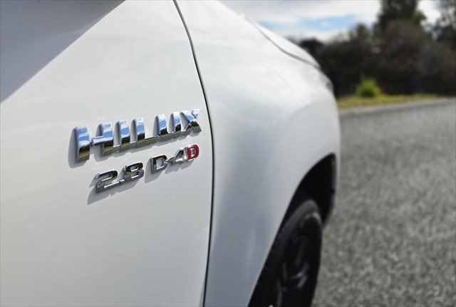 2024 Toyota Hilux SR