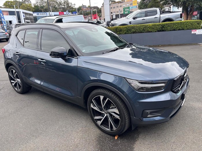 2022 Volvo XC40