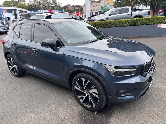 2022 Volvo XC40