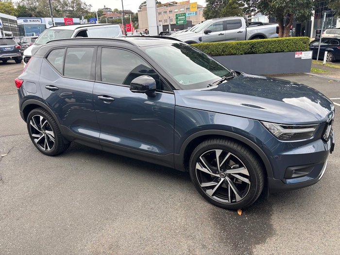 2022 Volvo XC40