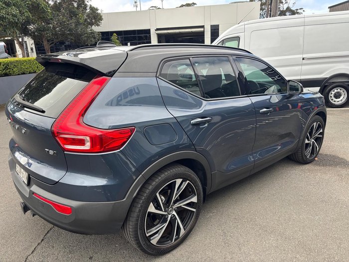 2022 Volvo XC40