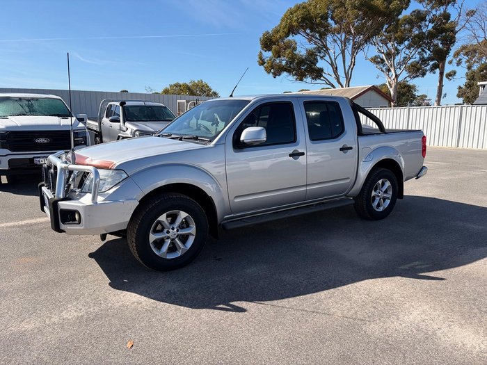 2014 Nissan Navara ST