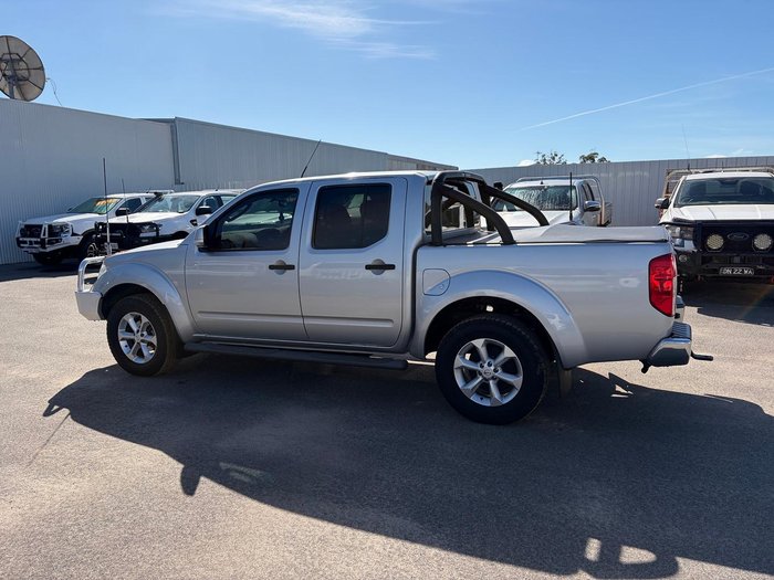 2014 Nissan Navara ST