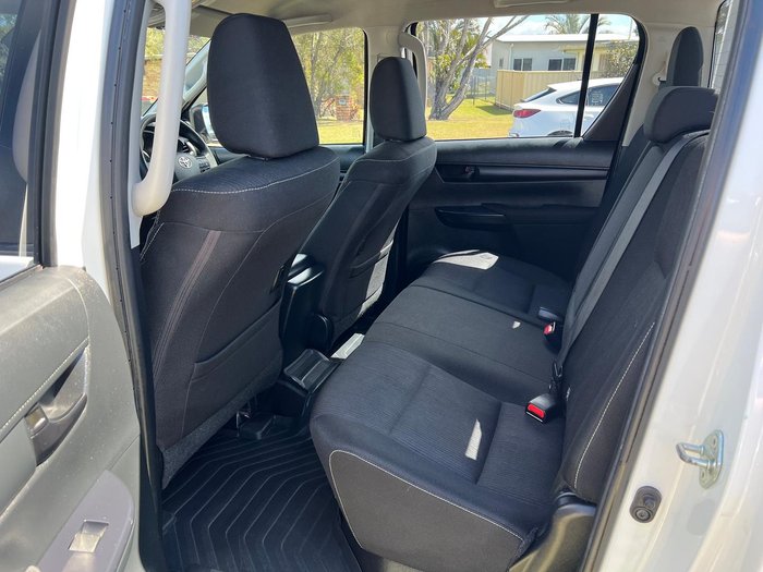 2022 Toyota Hilux SR