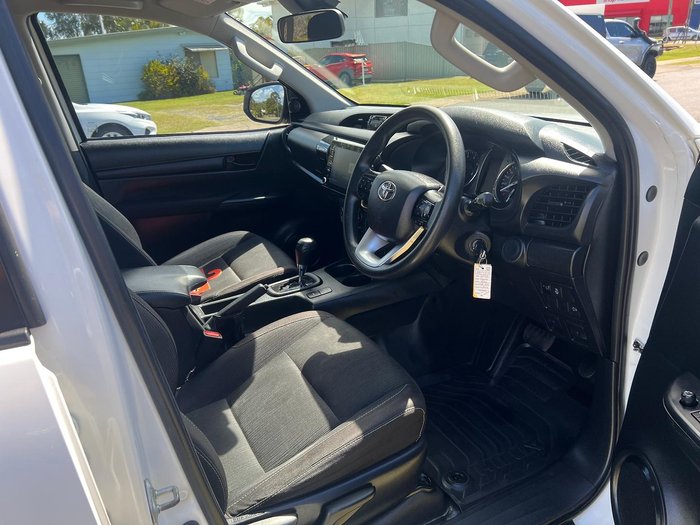 2022 Toyota Hilux SR