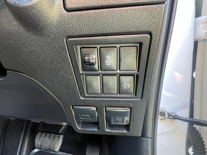 2022 Toyota Hilux SR