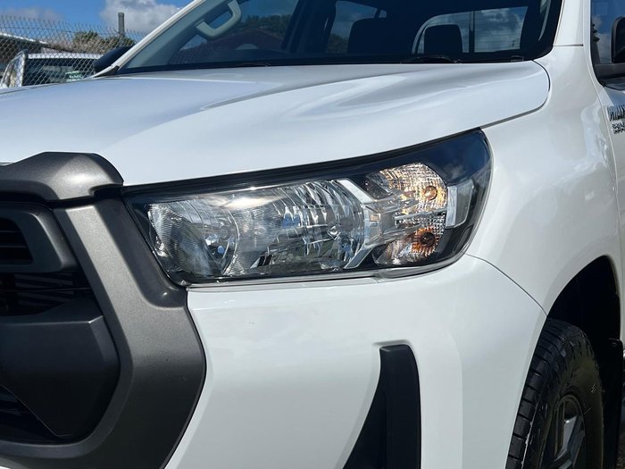 2022 Toyota Hilux SR