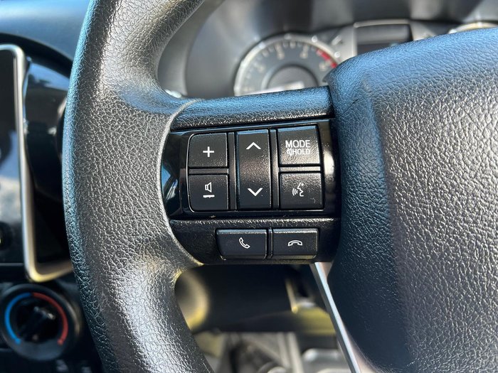 2022 Toyota Hilux SR