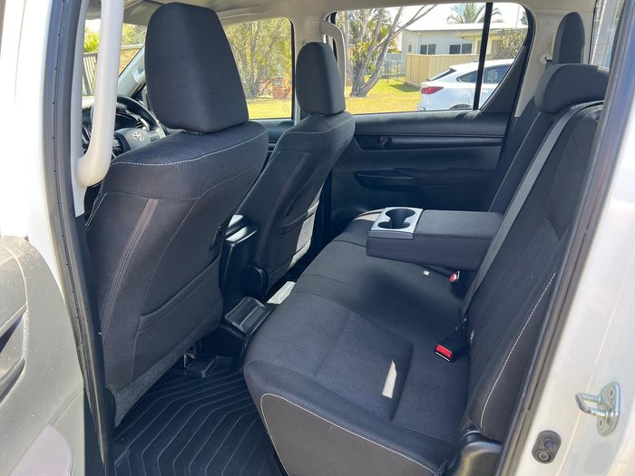 2022 Toyota Hilux SR