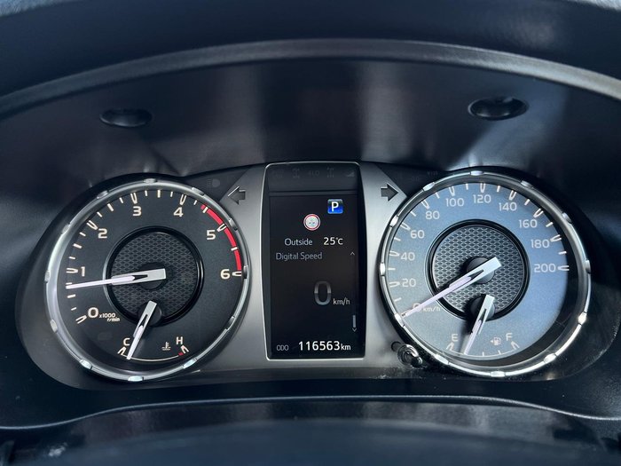 2022 Toyota Hilux SR