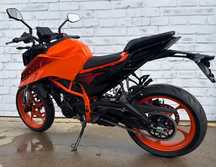 2025 KTM 390 Duke