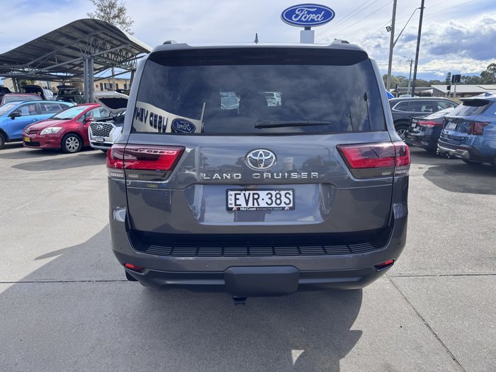 2022 Toyota Landcruiser VX