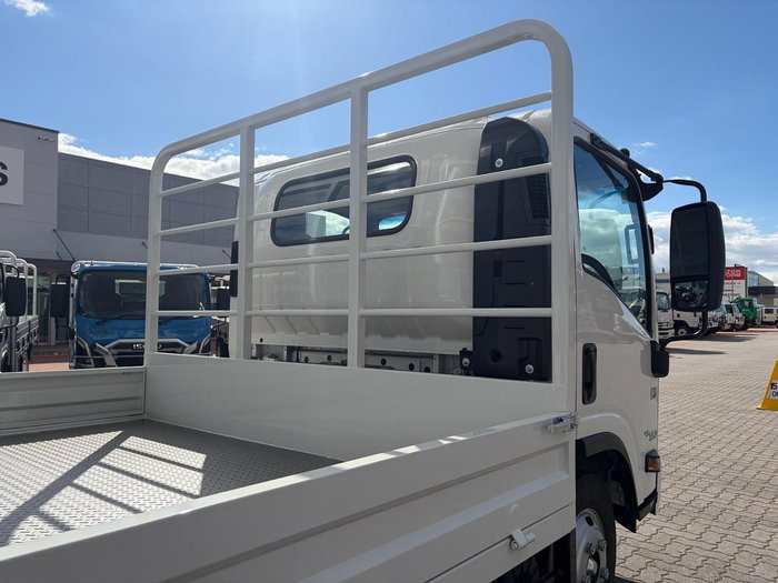 2025 Isuzu Nnr 45 150 Amt Mwb 4.5M Dropside Tray