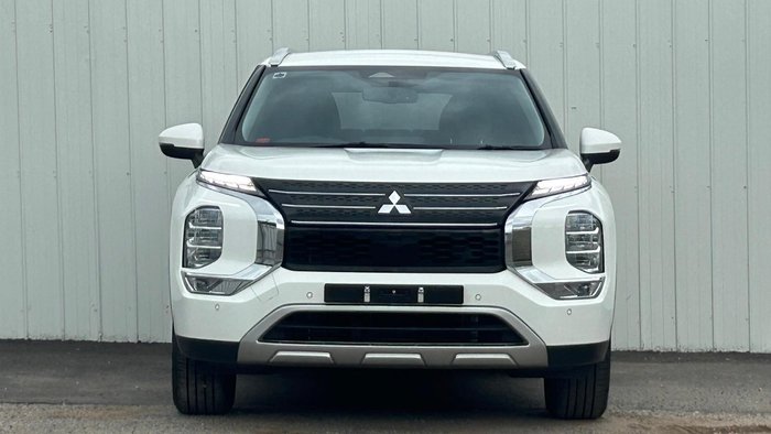 2022 Mitsubishi Outlander LS