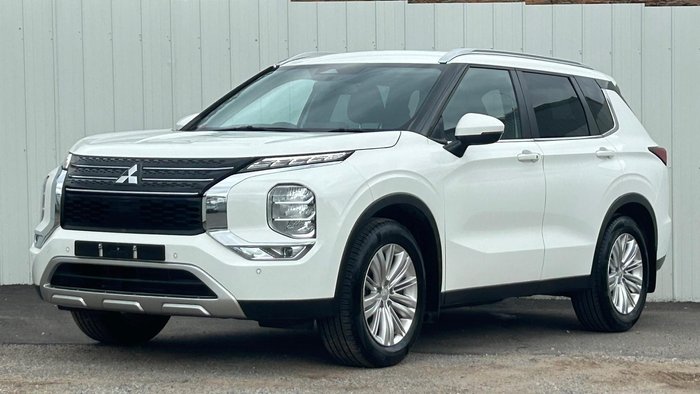 2022 Mitsubishi Outlander LS