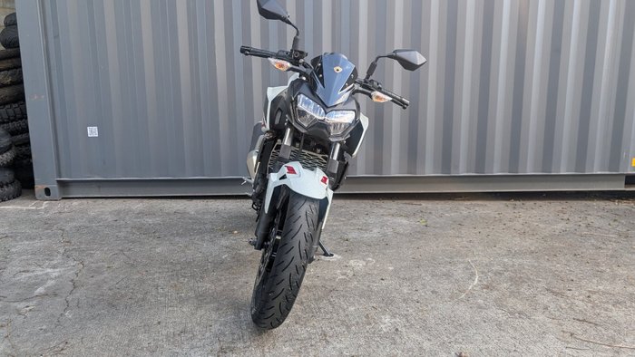 2022 Kawasaki Z400 White