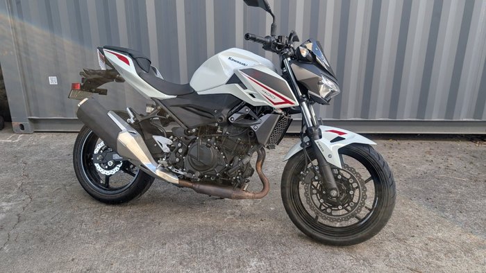 2022 Kawasaki Z400 White