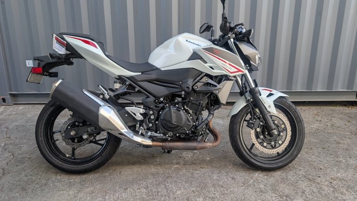 2022 Kawasaki Z400 White