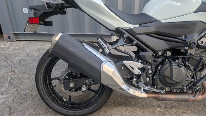 2022 Kawasaki Z400 White
