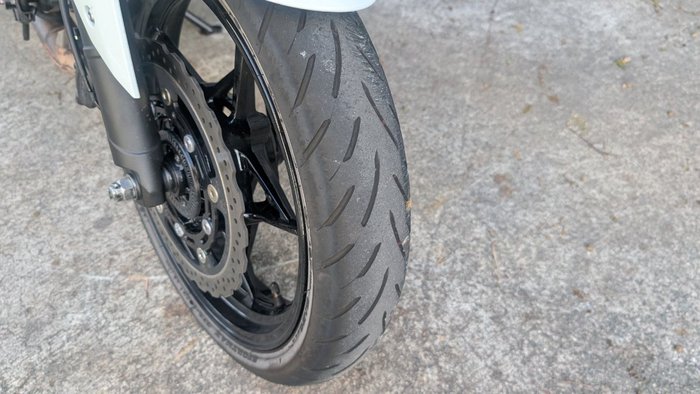 2022 Kawasaki Z400 White