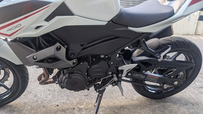 2022 Kawasaki Z400 White