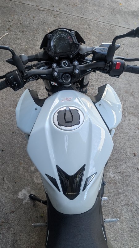 2022 Kawasaki Z400 White