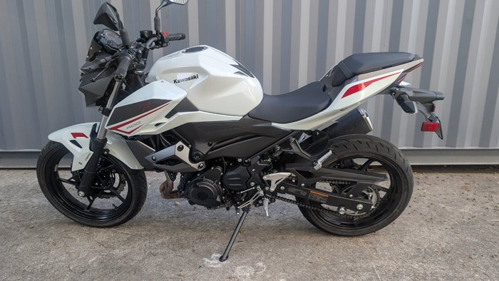 2022 Kawasaki Z400 White