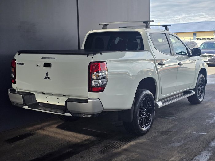 2022 Mitsubishi Triton GLX-R