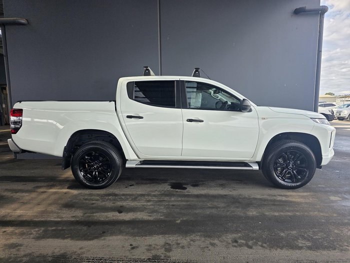 2022 Mitsubishi Triton GLX-R
