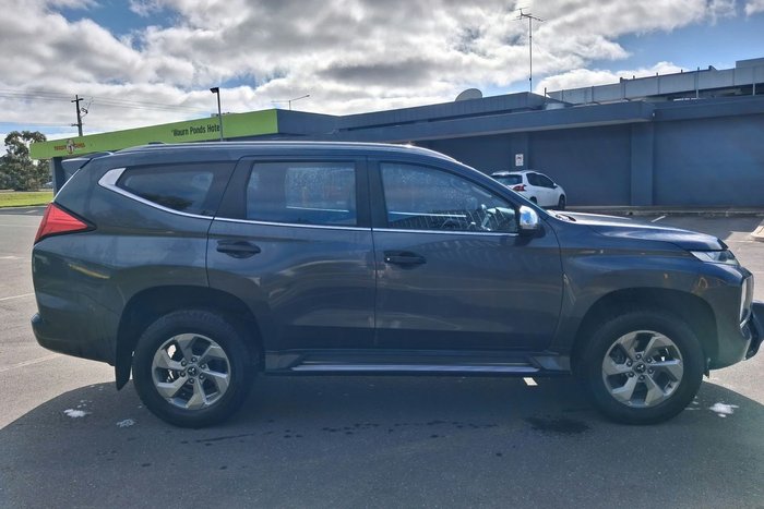 2024 Mitsubishi Pajero Sport GLX