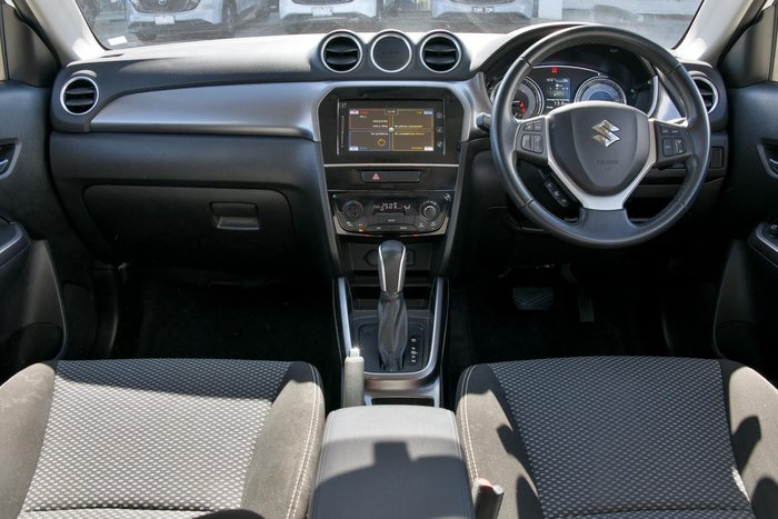 2023 Suzuki Vitara Shadow
