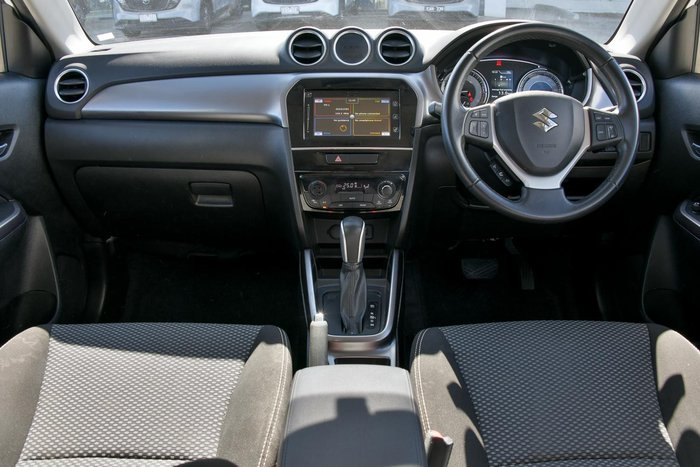 2023 Suzuki Vitara Shadow