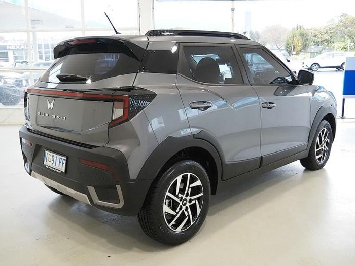 2025 Mahindra XUV3XO AX5L