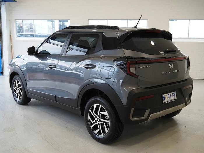2025 Mahindra XUV3XO AX5L