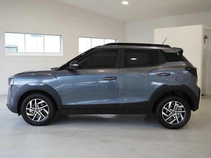 2025 Mahindra XUV3XO AX5L