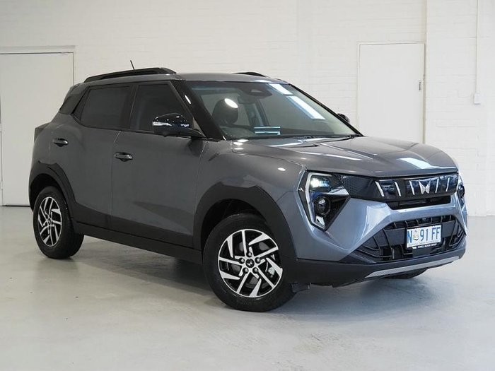 2025 Mahindra XUV3XO AX5L