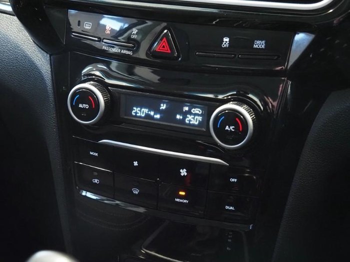 2025 Mahindra XUV3XO AX5L