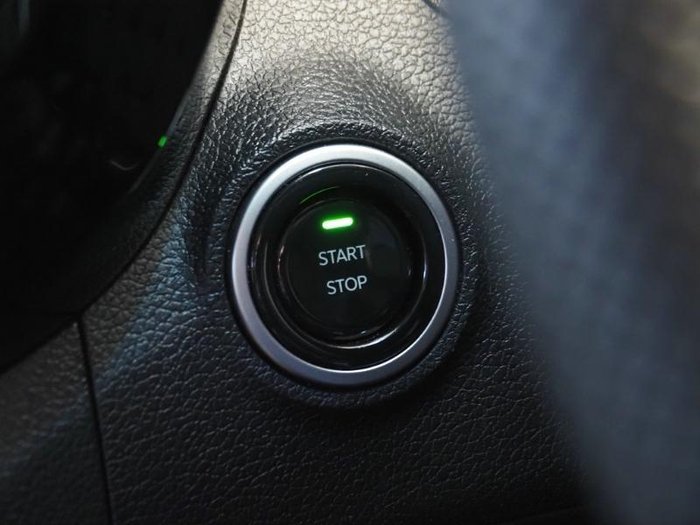 2025 Mahindra XUV3XO AX5L