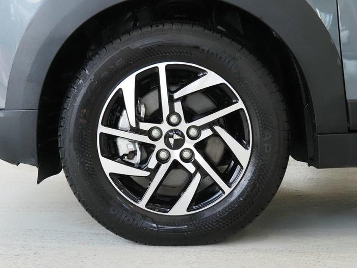 2025 Mahindra XUV3XO AX5L
