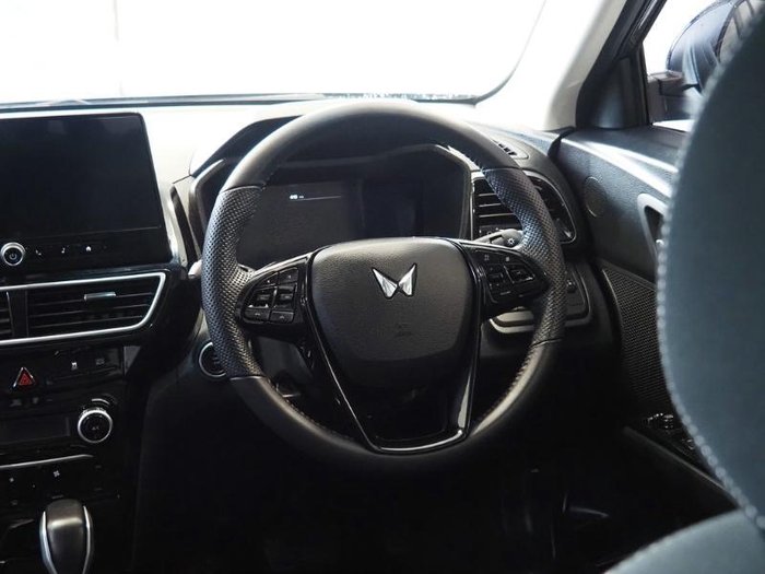 2025 Mahindra XUV3XO AX5L