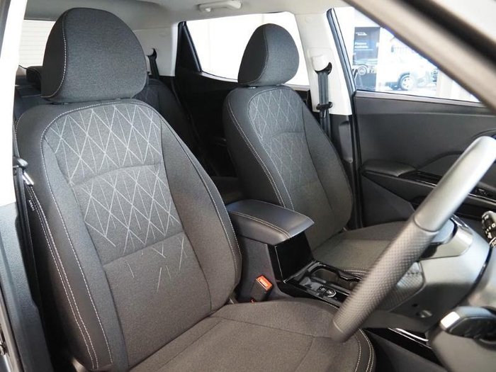 2025 Mahindra XUV3XO AX5L