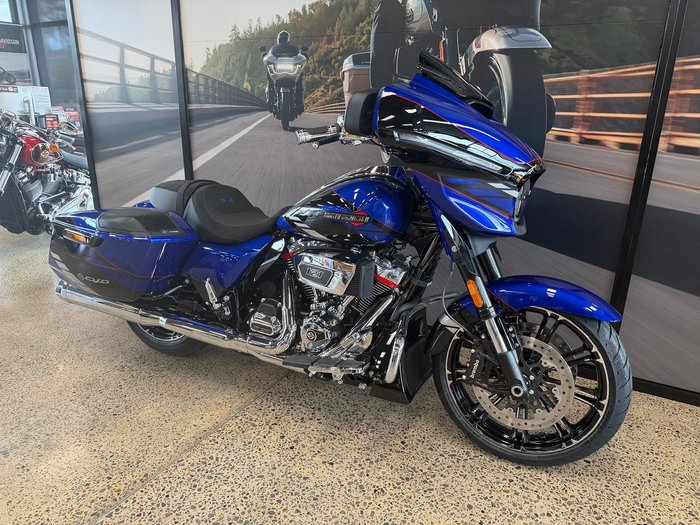 2025 Harley-Davidson CVO Street Glide 121 (FLHXSE)