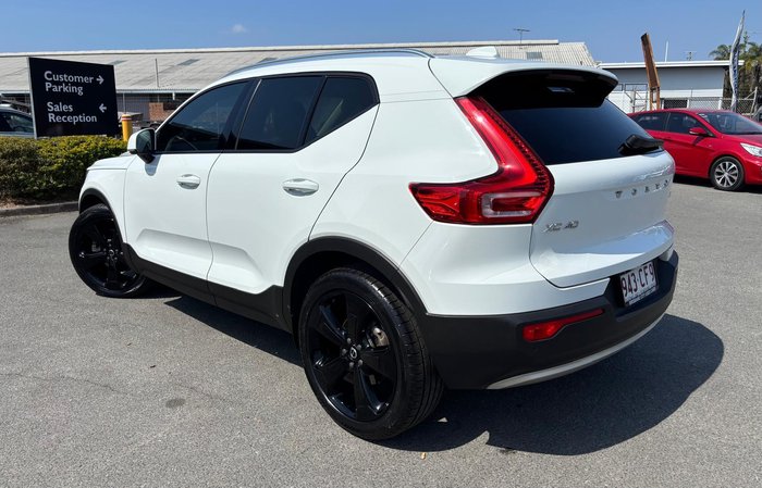 2021 Volvo XC40 T4 Momentum