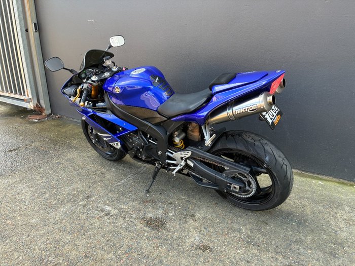 2007 Yamaha YZF-R1 BLUE