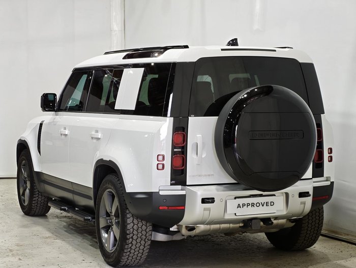 2025 Land Rover Defender 110 P400 S