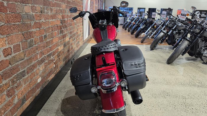 Harley-Davidson Heritage Classic 117 (FLHC) Softail