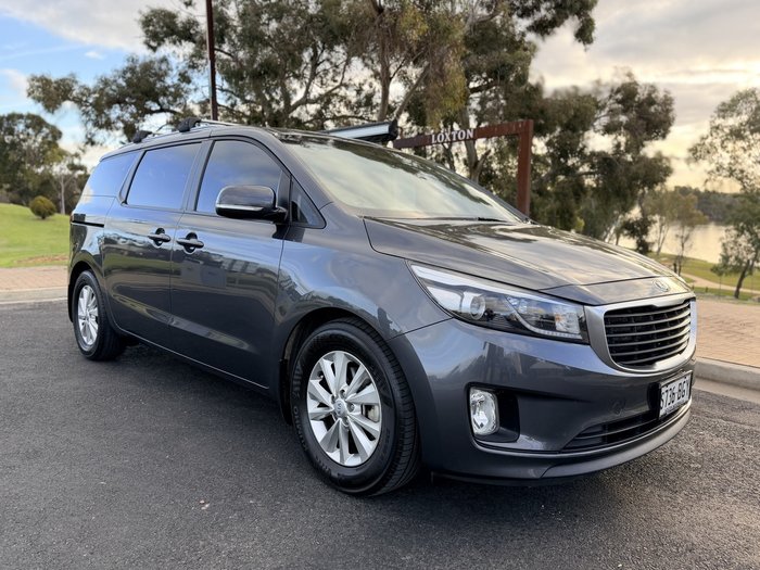 2015 Kia Carnival