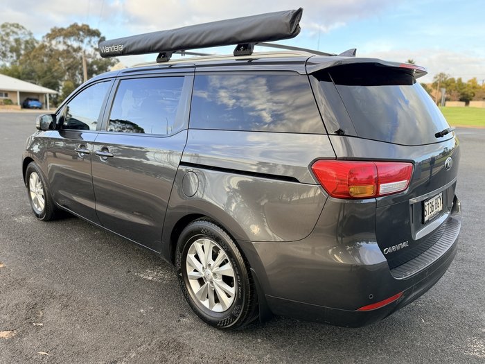 2015 Kia Carnival Si