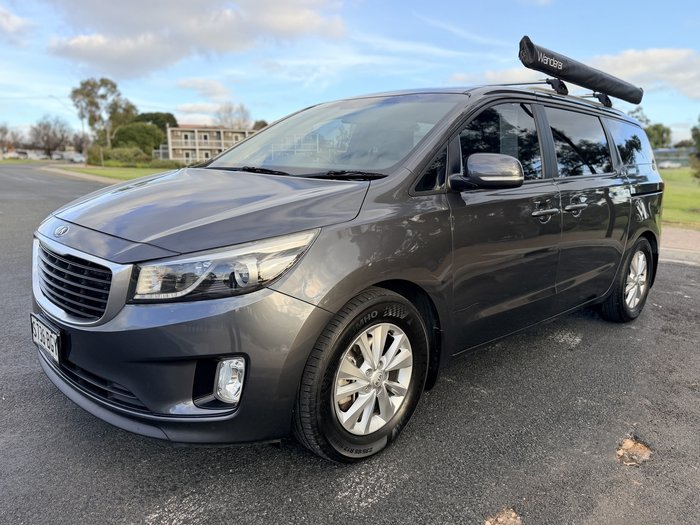 2015 Kia Carnival Si